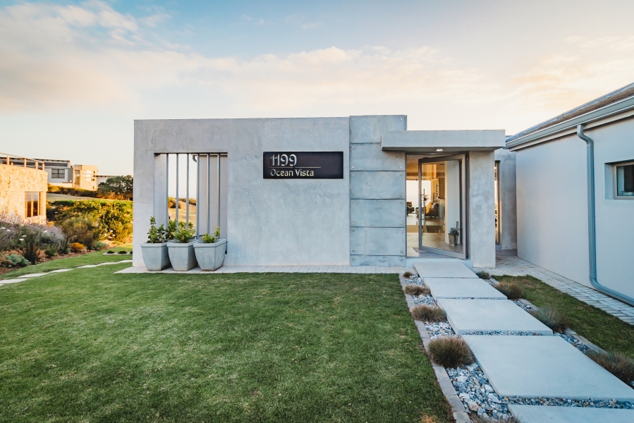 4 Bedroom Property for Sale in Herolds Bay Western Cape